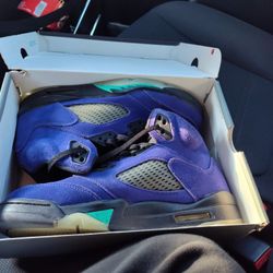 Jordan 5 Retro
Alternate Grape