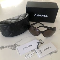CHANNEL Sunglasses - Practically New