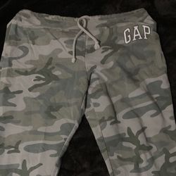 medium GAP camo jogging pants 
