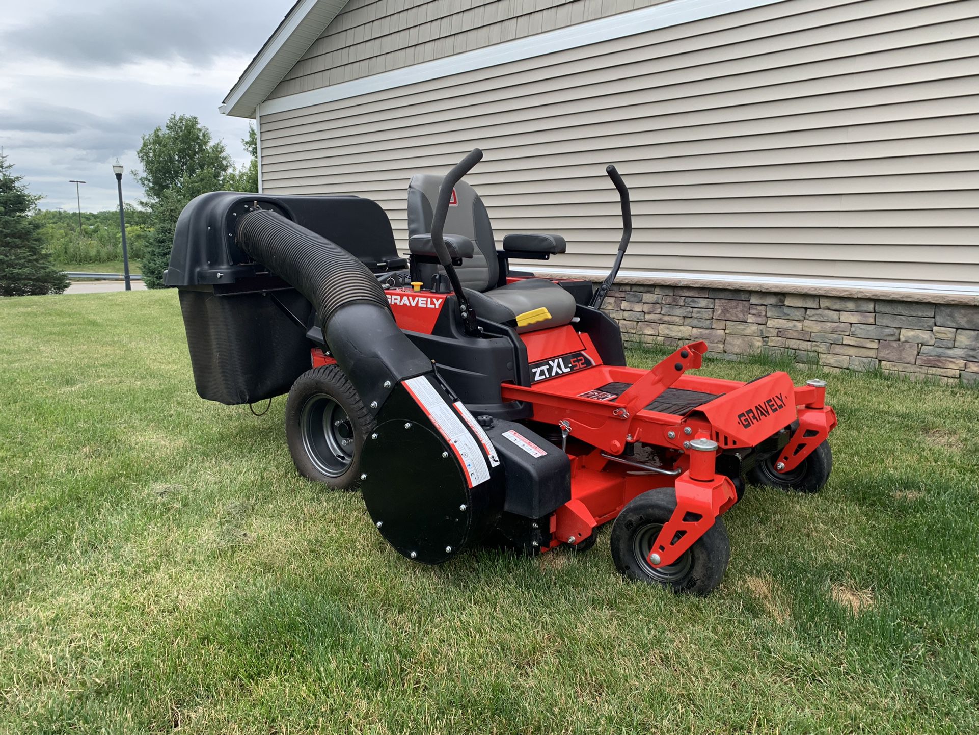 ****SOLD****Gravely ZT XL 52 Zero Turn Mower  Only 40.5 Hrs Mint Condition 