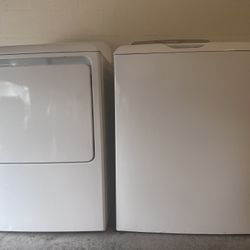 Washer And Dryer Set. 