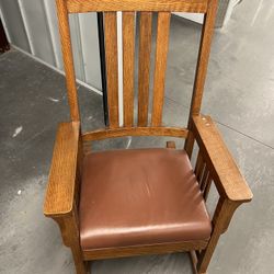 Classic Rocking Chair 