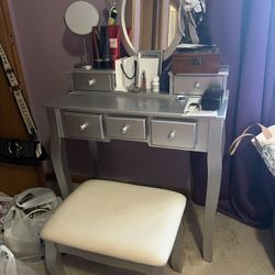 Make Up Vanity
