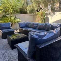 NEW Outdoor 7 Piece Patio Furniture Modular Set With Coffee Table And Navy Blue Cushions