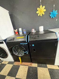 Speed Queen FF7 and DF7 Washer and Dryer Set