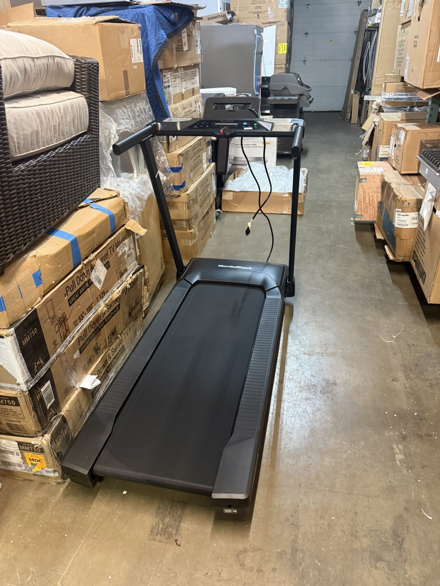 🔥 NEW NordicTrack - T Series 5 Starter Treadmill for Real Results - Black Model: NTL17624