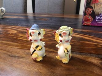 Salt and pepper elephant shakers