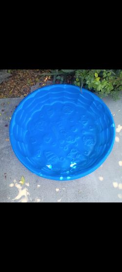 Swimming Pool Kids