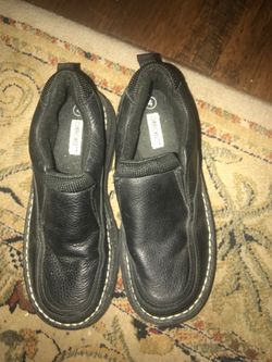 Black shoes size 4 for boys pickup In Southwest Bakersfield
