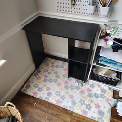 Desk – Clean, Sturdy, Great for Home Office