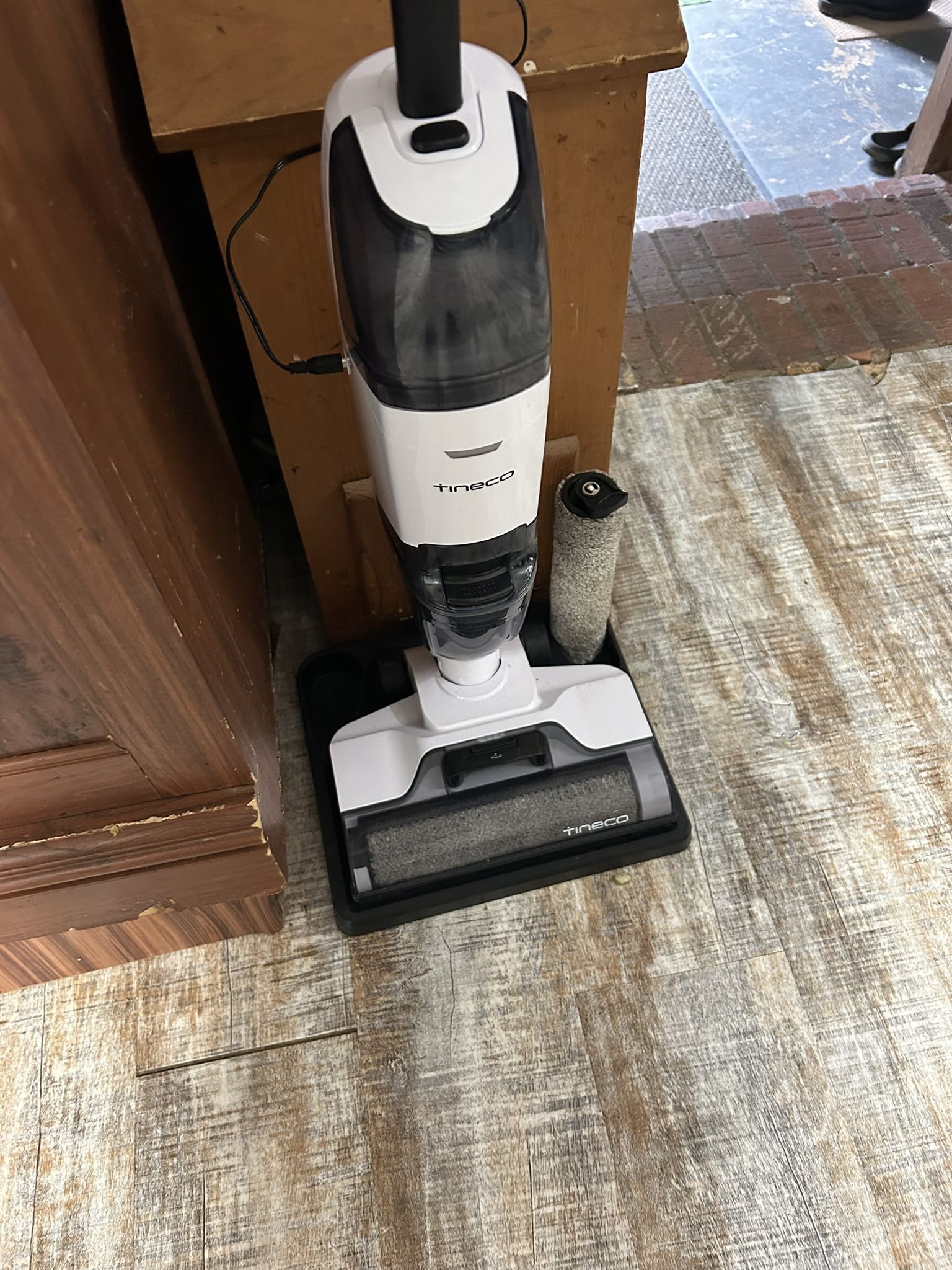 Tineco I floor 2 Complete Cordless Wet Dry Vacuum Mop