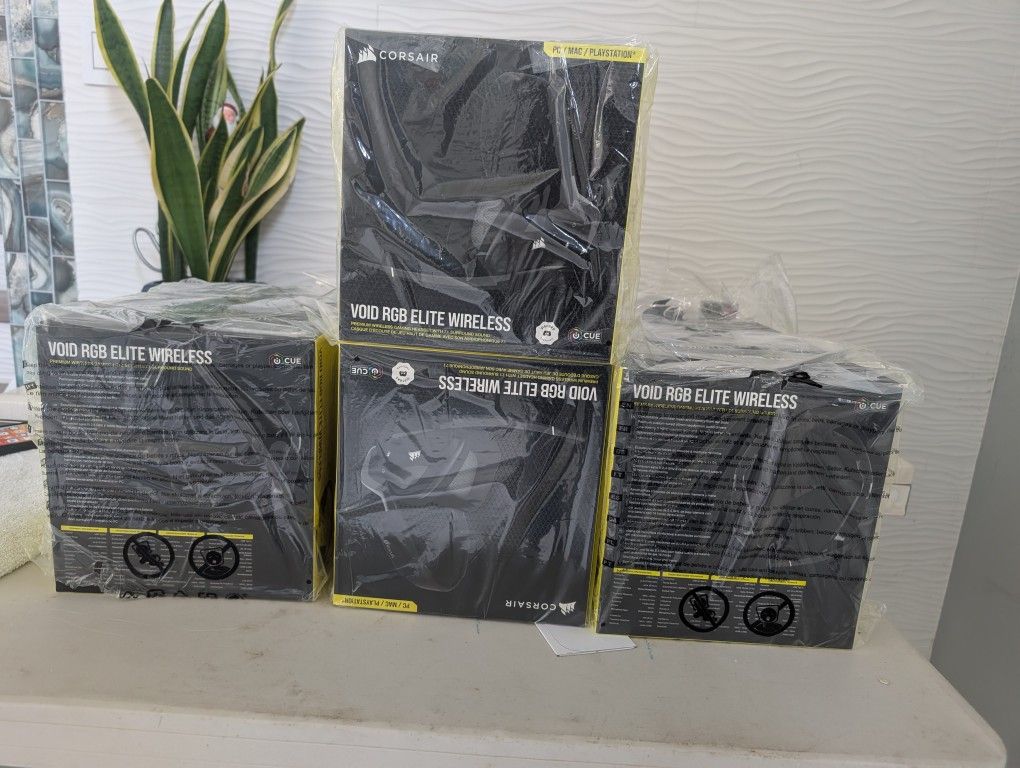 CORSAIR VOID RGB ELITE Wireless Gaming Headset