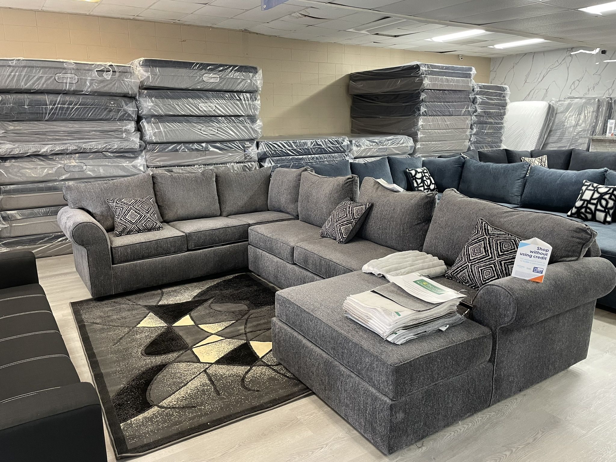 DARK GRAY SECTIONAL U-SHAPE