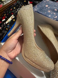 Women’s Gold Glitter High Heels – Size 8.5 – Rhinestone Toe Pumps