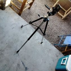 TRIPOD 