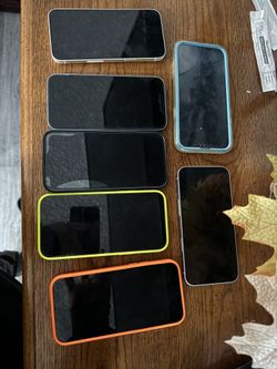 3 iPhones 14 Pro Max 4 iPhones 14 Plus