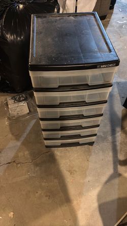 Mini chest with six drawers
