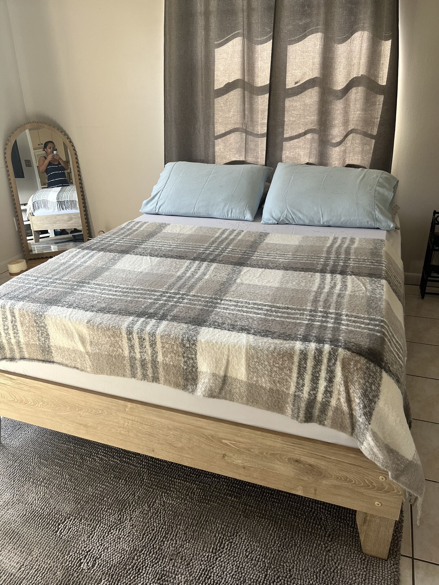 Queen Size Bed And Mattress