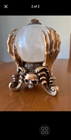 Martha Stewart Halloween Crystal Ball Skull Base w/Motion Lights Sound Table Decor