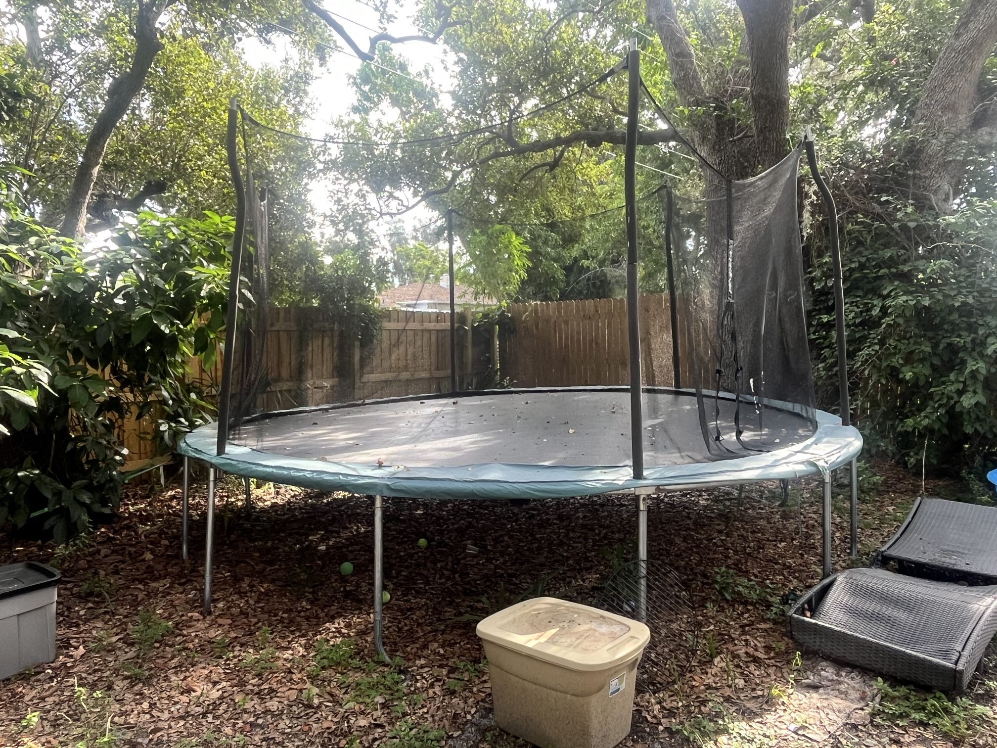 15’ Trampoline - Must Disassemble 