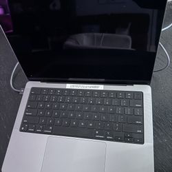 MacBook Pro 14” (2021–2023) — M1 Pro, 32GB RAM, 512GB SSD 
