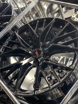 MERCEDES GLK, GLC, AUDI Q5 & VW TIGUAN • 20x9.5 (5x112) °° Your ride shouldn't blend in with every other basic vehicle in traffic. Give it the crisp a
