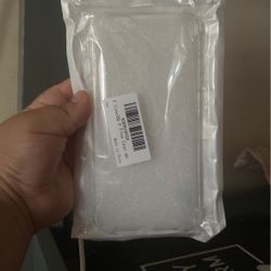 iPhone 6 Plus Clear Case And Plastic Screen Protector Inside New I Got The Wrong Size For My Phone Letting This Go For 5$
