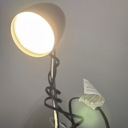 LÁMPARA DE ESCRITORIO 