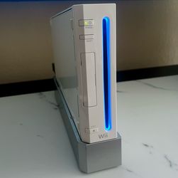 Nintendo Wii White 128GB Bundle (MOd-d3d) $160 OBO