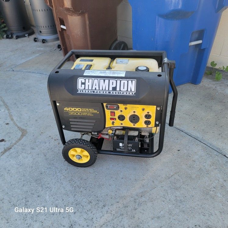 Champion 3500 Watt Remote Start Generator 