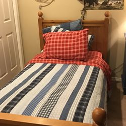 Pottery Barn Twin Bed Set 