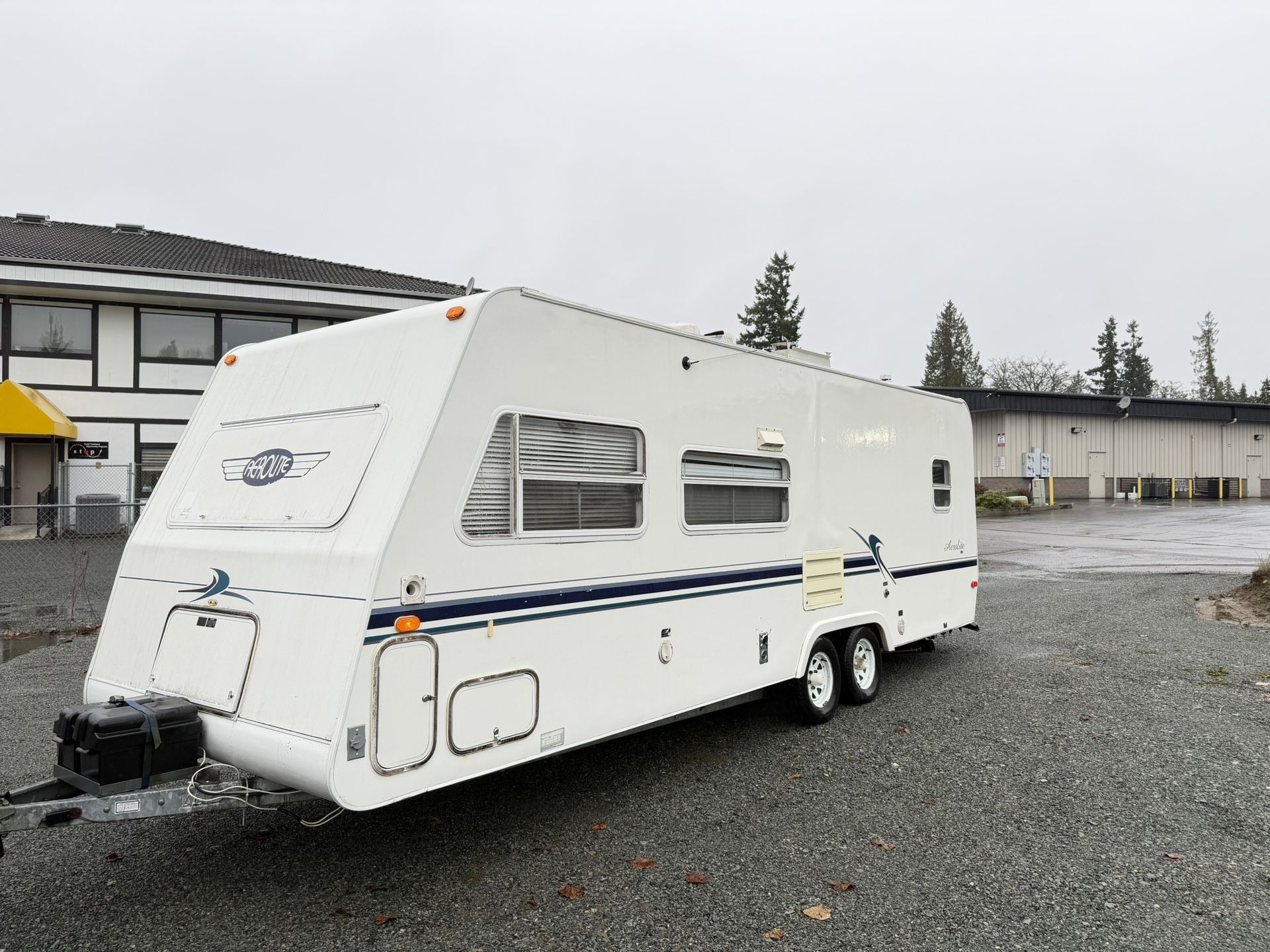 1999 Aerolite travel trailer 25 ft