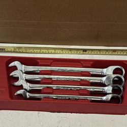 Snap-on Tools 4 pc SAE Flank Drive® Non-Reversible Ratcheting Combination Wrench Set (13/16-1")