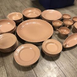 Franciscan Ware Coronado Swirl Coral 40 Pcs