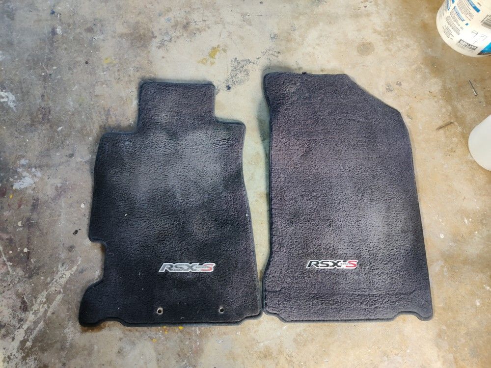 Selling use Black 02-06 Acura RSX Type S Floor Mat Set  - Front Drivers And  Passenger Are Only.