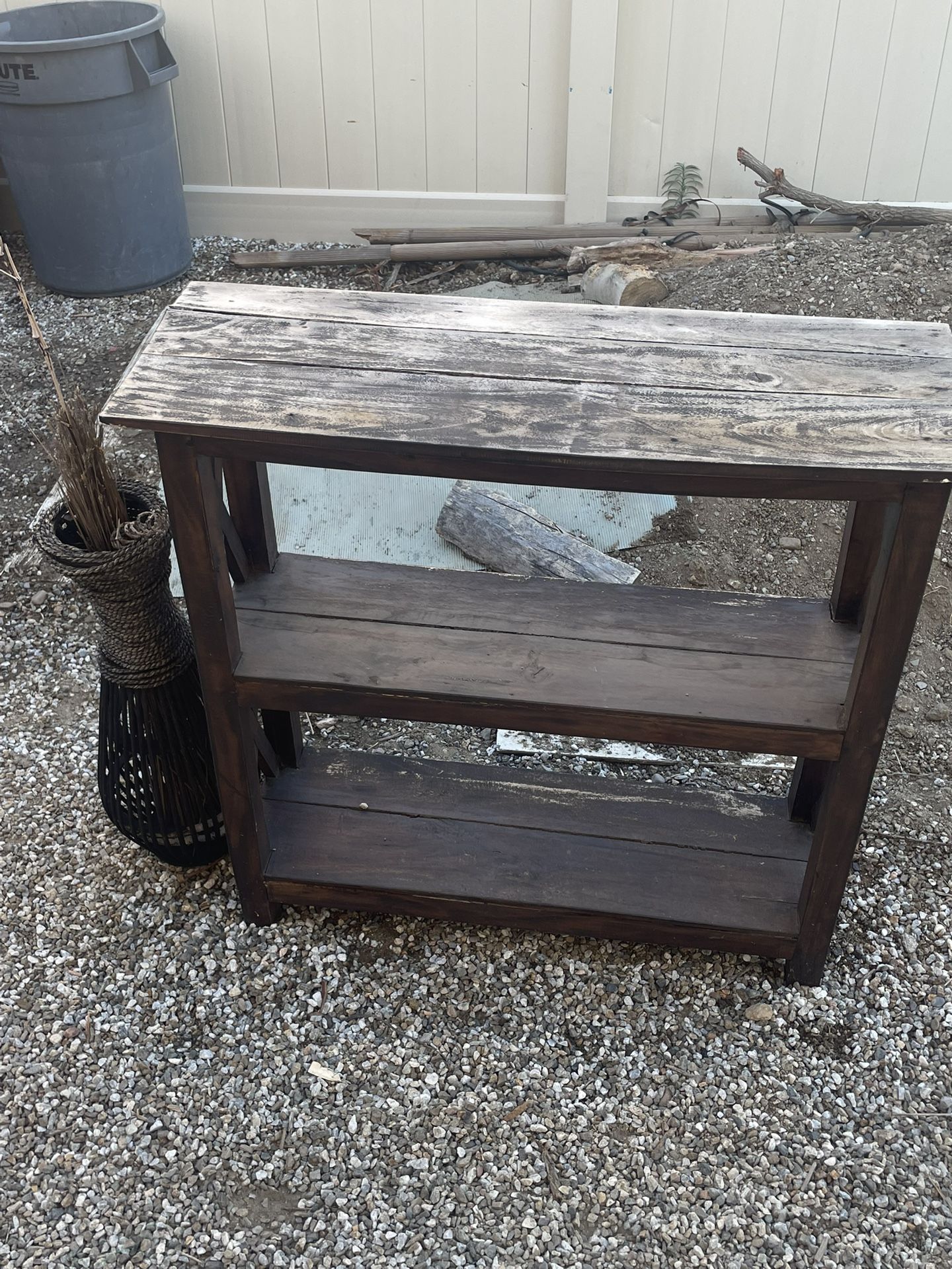 3 Table Desk Comes With Vase 