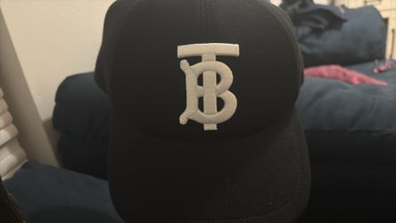 Burberry hat