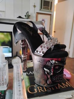 Pleasers size 5+6