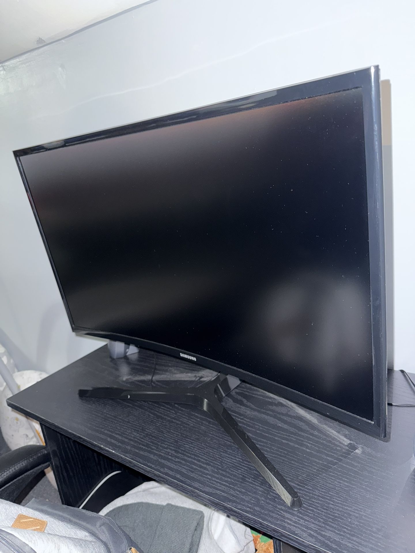 27 Inch Curved Samsung Monitor 