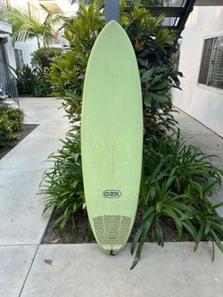 5’9” High Performance Shortboard
