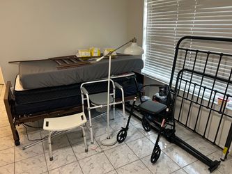 Electric hospital bed and 3 mattress. Excelent condition. $180 or best offer. Other elements for free.
