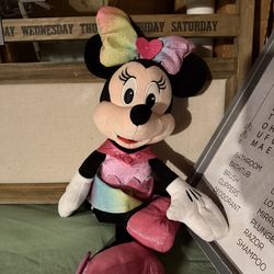 Minnie mouse singing