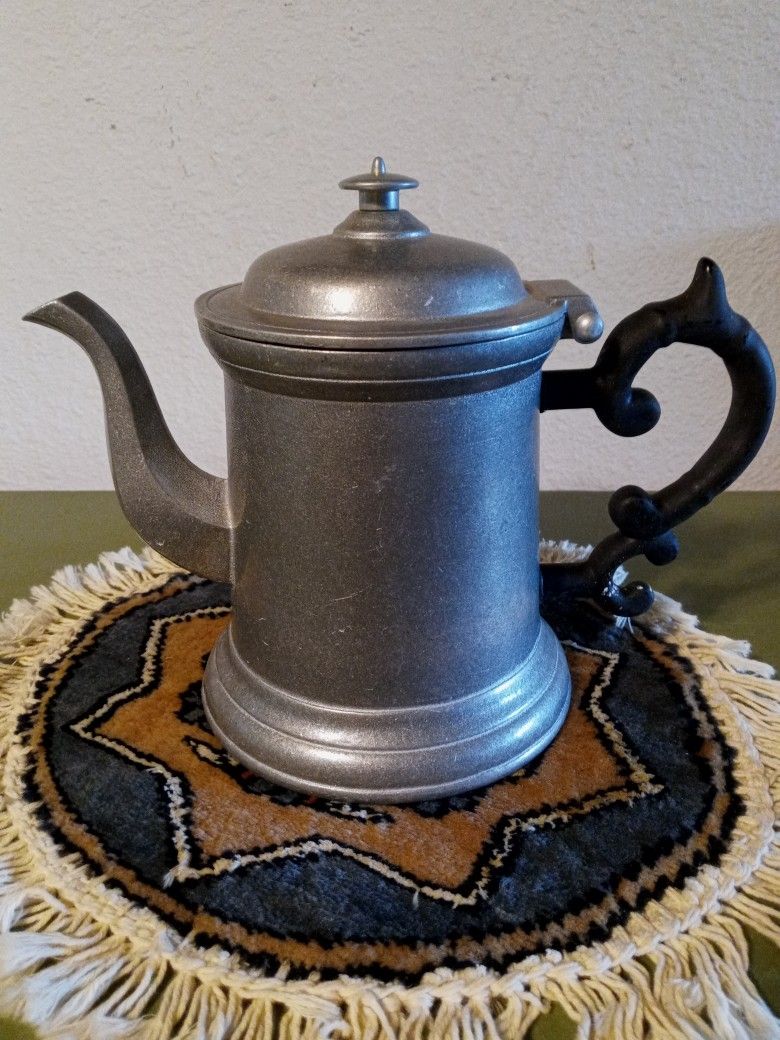 Vtg Wilton Columbia RWP Pewter Coffee/Tea Pot
