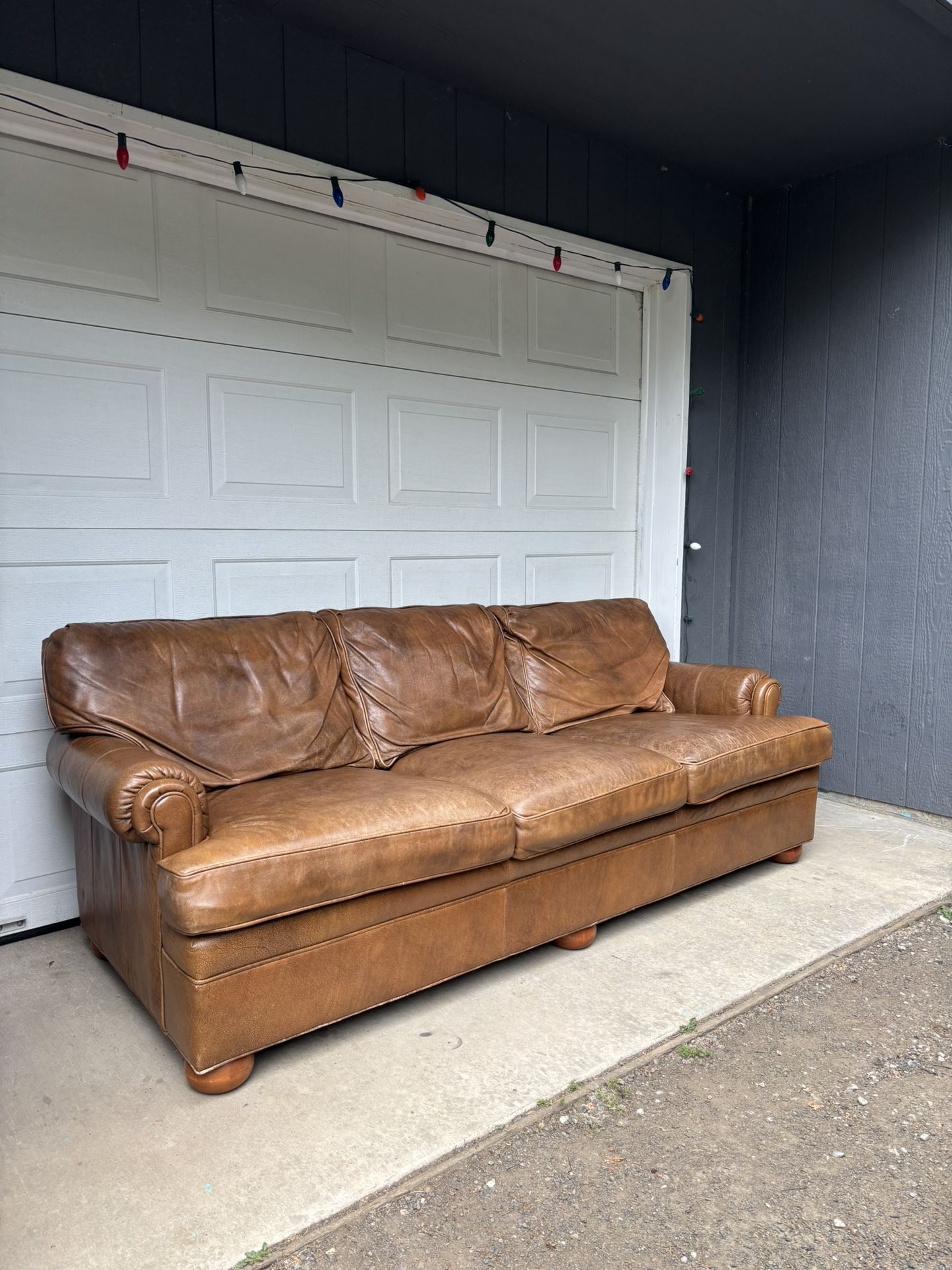 Vintage 90s Ethan Allen Brown Leather Sofa w/ Rolled Arms •FREE DELIVERY•