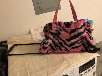Duffel bag w/ light up wheels