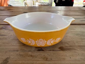 Vintage Small Pyrex Yellow Gold Butterfly Casserole Dish