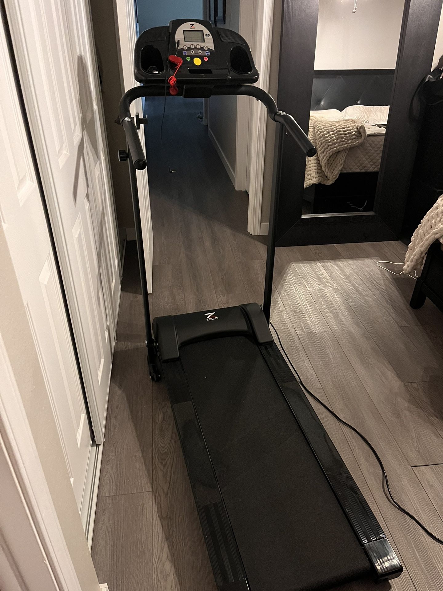 Zelus Foldable Treadmill