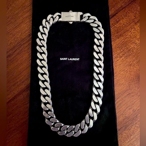 silver tone chain necklace. Size large unisex