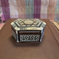 Moorish White hexagonal Box with Inlaid Mosaic Marquetry