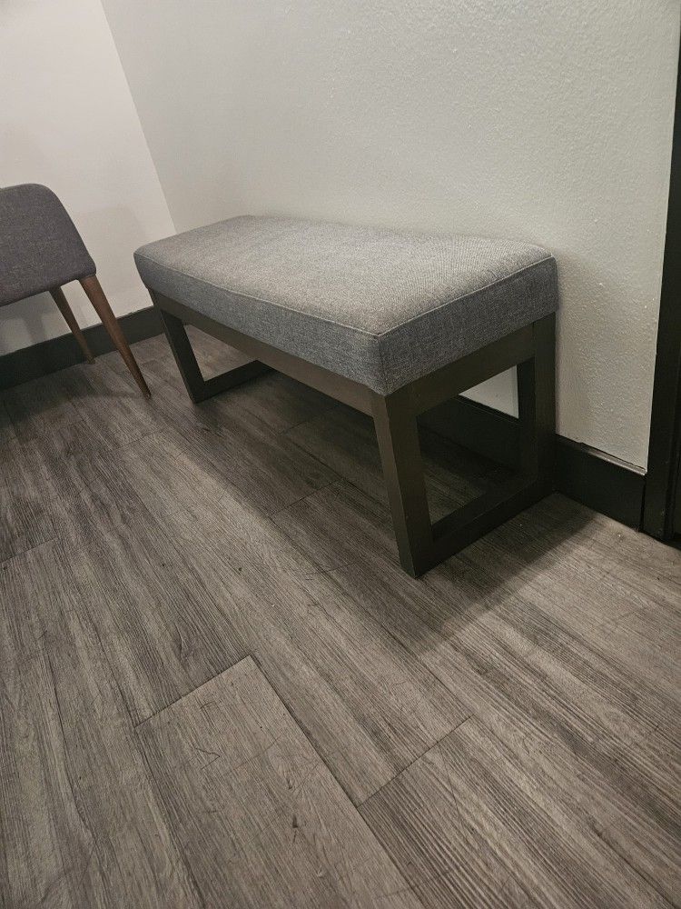 Beautiful Ottoman Bench (LIKE NEW)